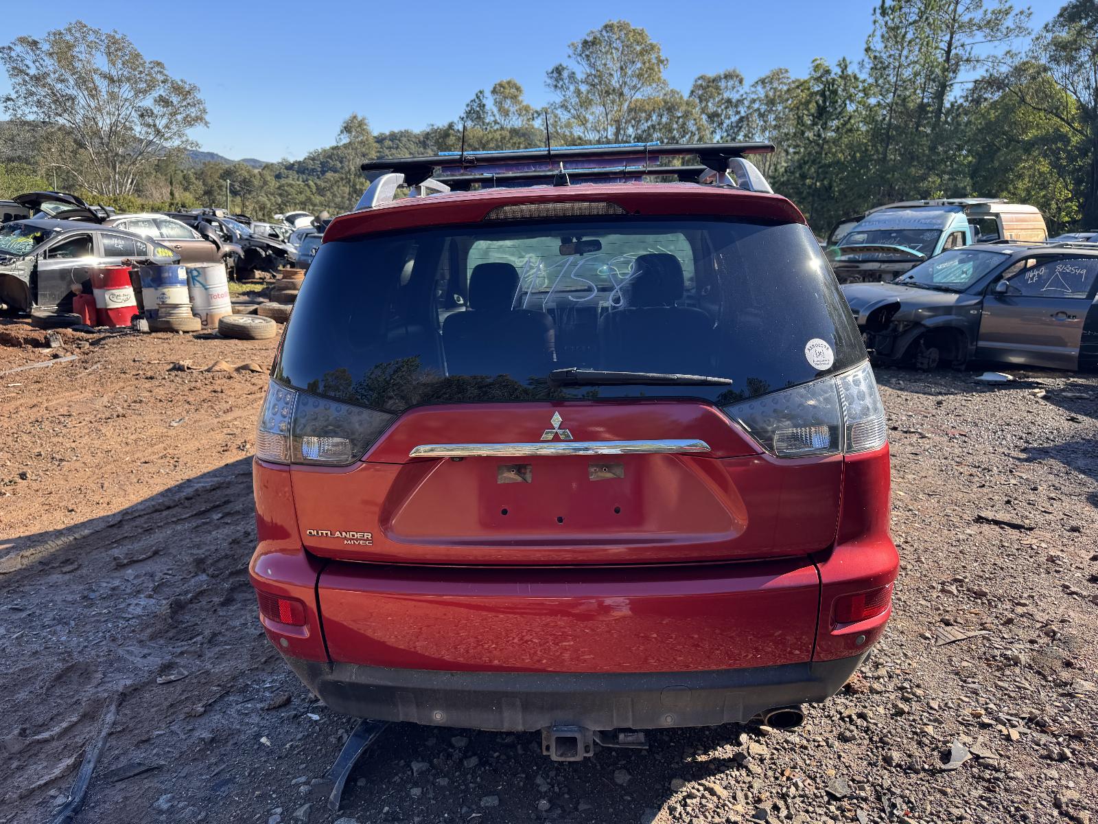View MITSUBISHI OUTLANDER 2010 5 Door Station Wagon Breaking
