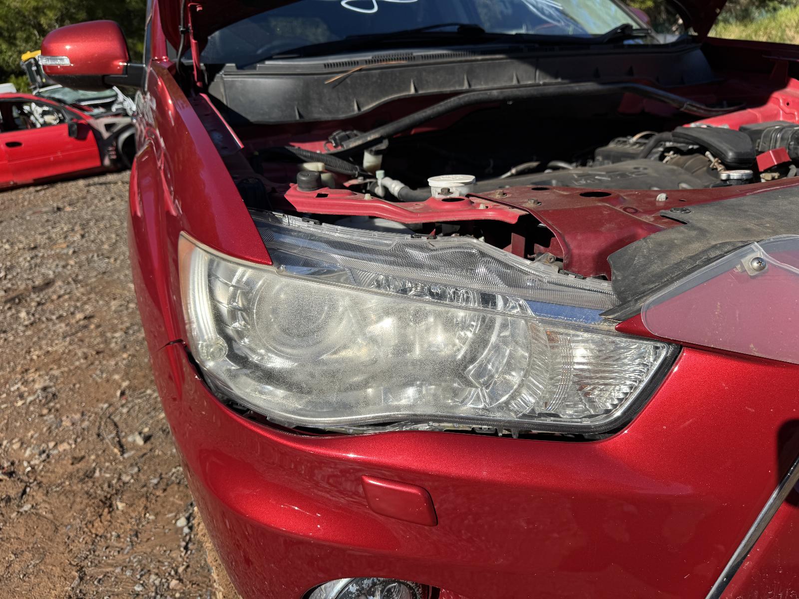 View MITSUBISHI OUTLANDER 2010 5 Door Station Wagon Breaking