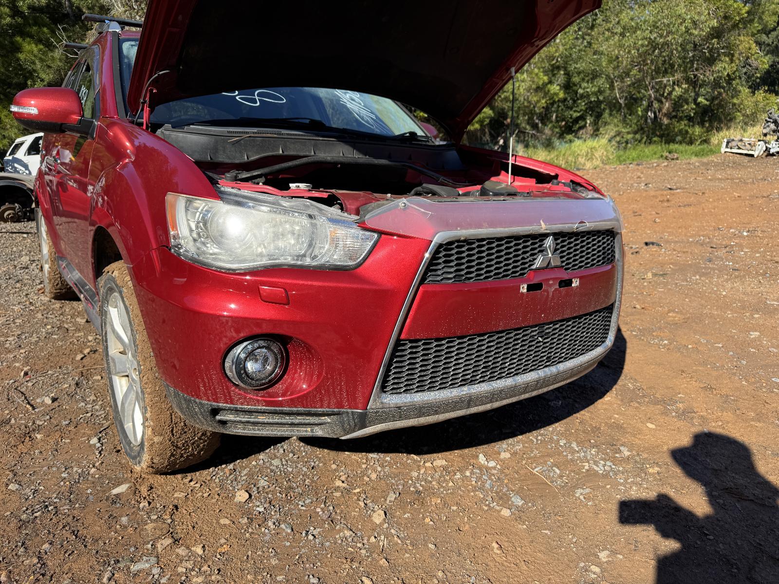 View MITSUBISHI OUTLANDER 2010 5 Door Station Wagon Breaking