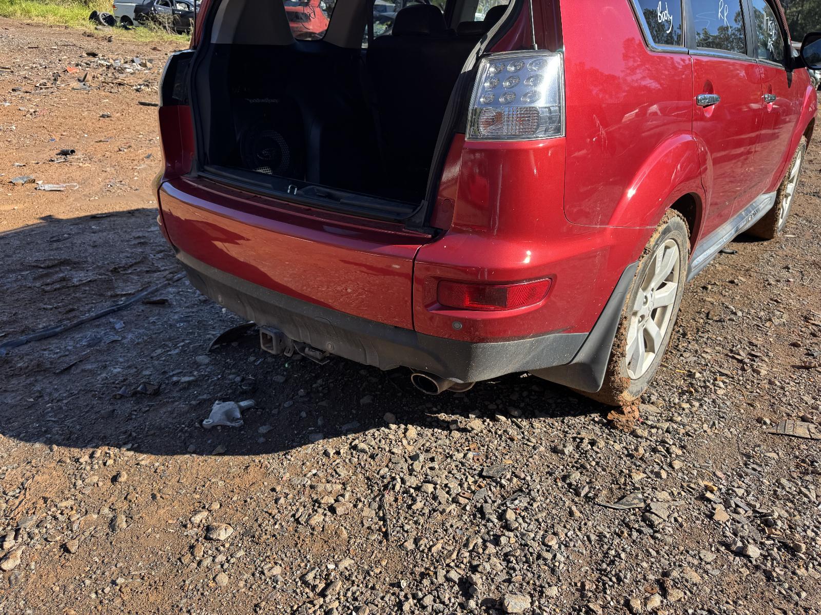 View MITSUBISHI OUTLANDER 2010 5 Door Station Wagon Breaking