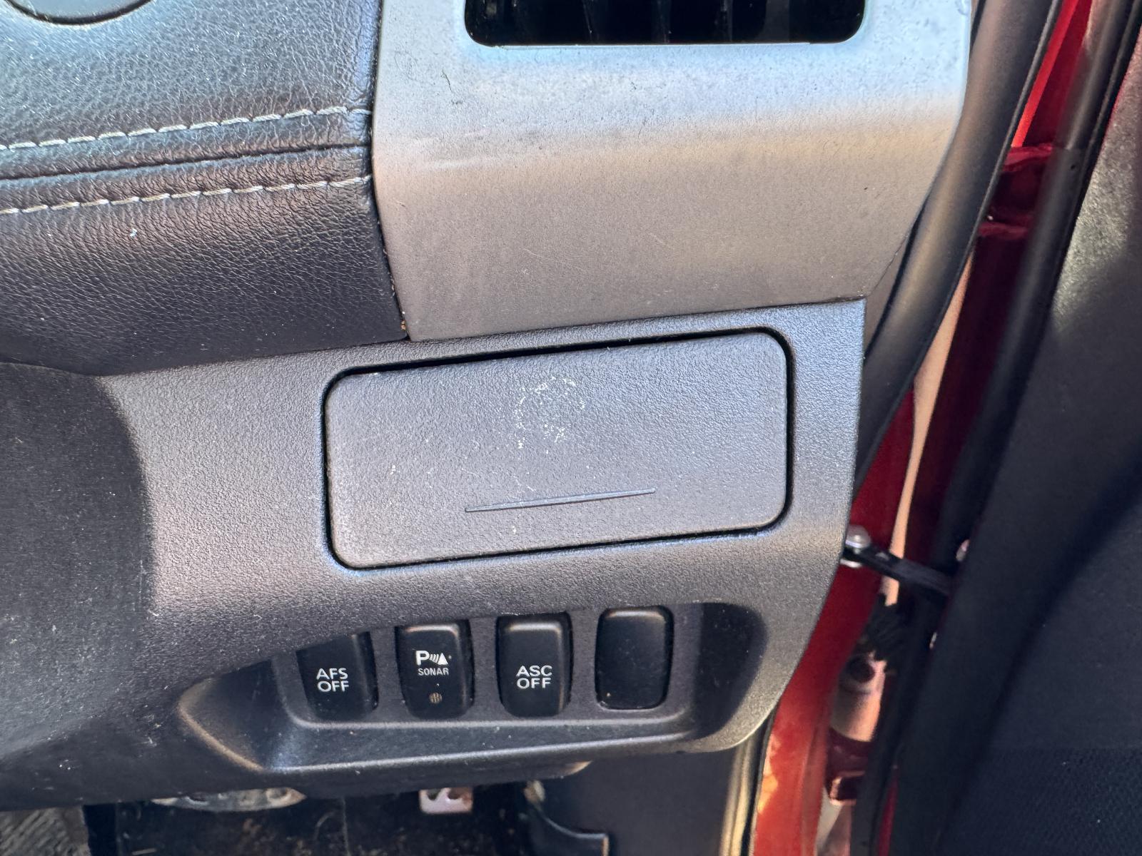 View MITSUBISHI OUTLANDER 2010 5 Door Station Wagon Breaking