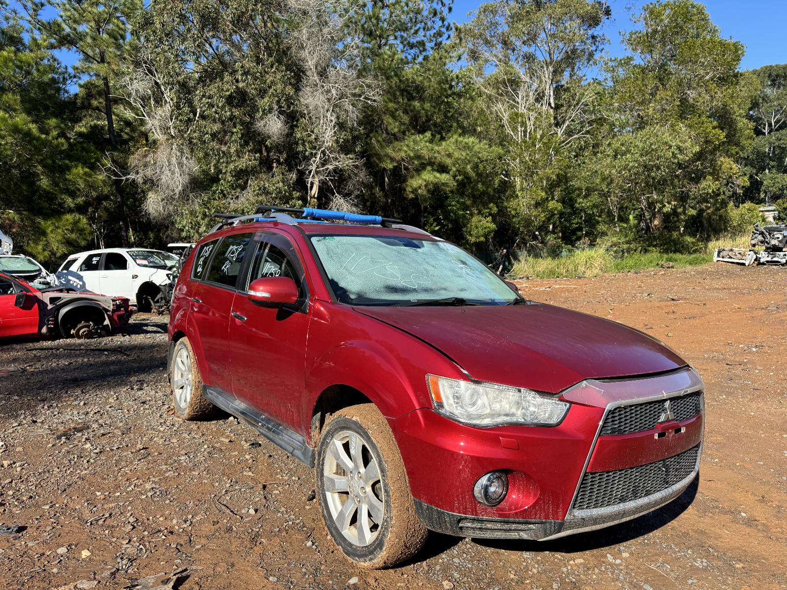 View MITSUBISHI OUTLANDER 2010 5 Door Station Wagon Breaking