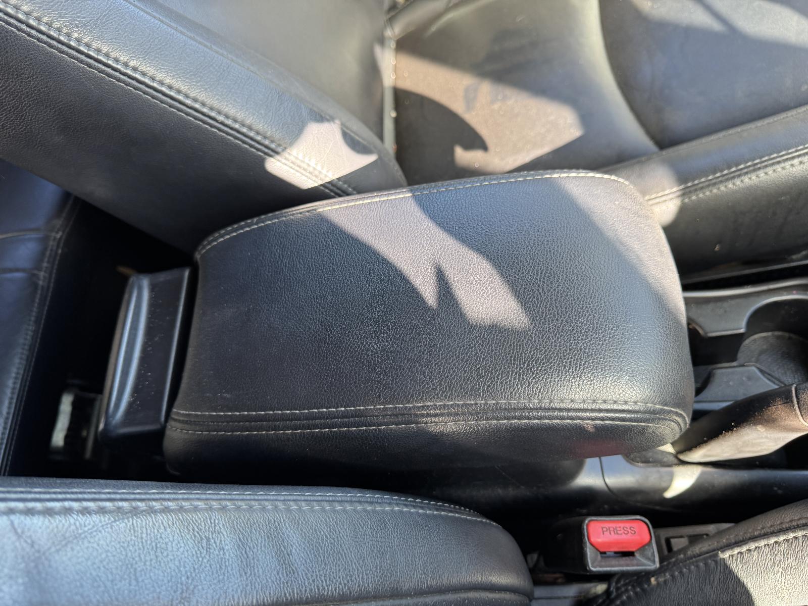 View MITSUBISHI OUTLANDER 2010 5 Door Station Wagon Breaking