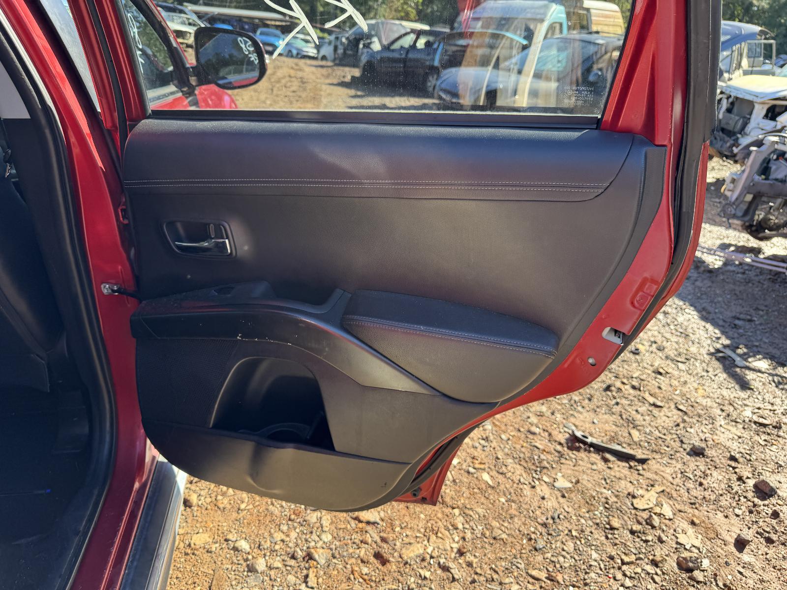 View MITSUBISHI OUTLANDER 2010 5 Door Station Wagon Breaking