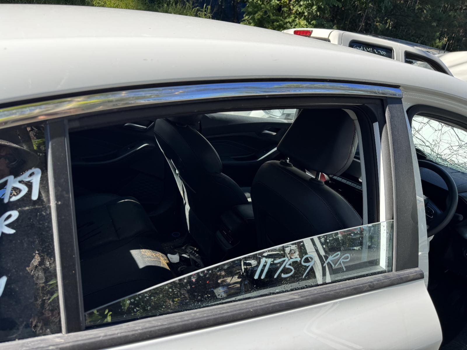 View MG MG5 2023 4 Door Sedan Breaking