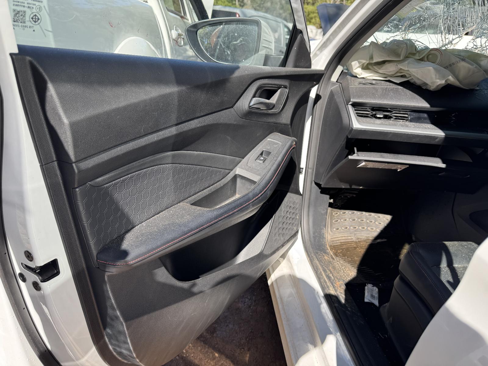 View MG MG5 2023 4 Door Sedan Breaking