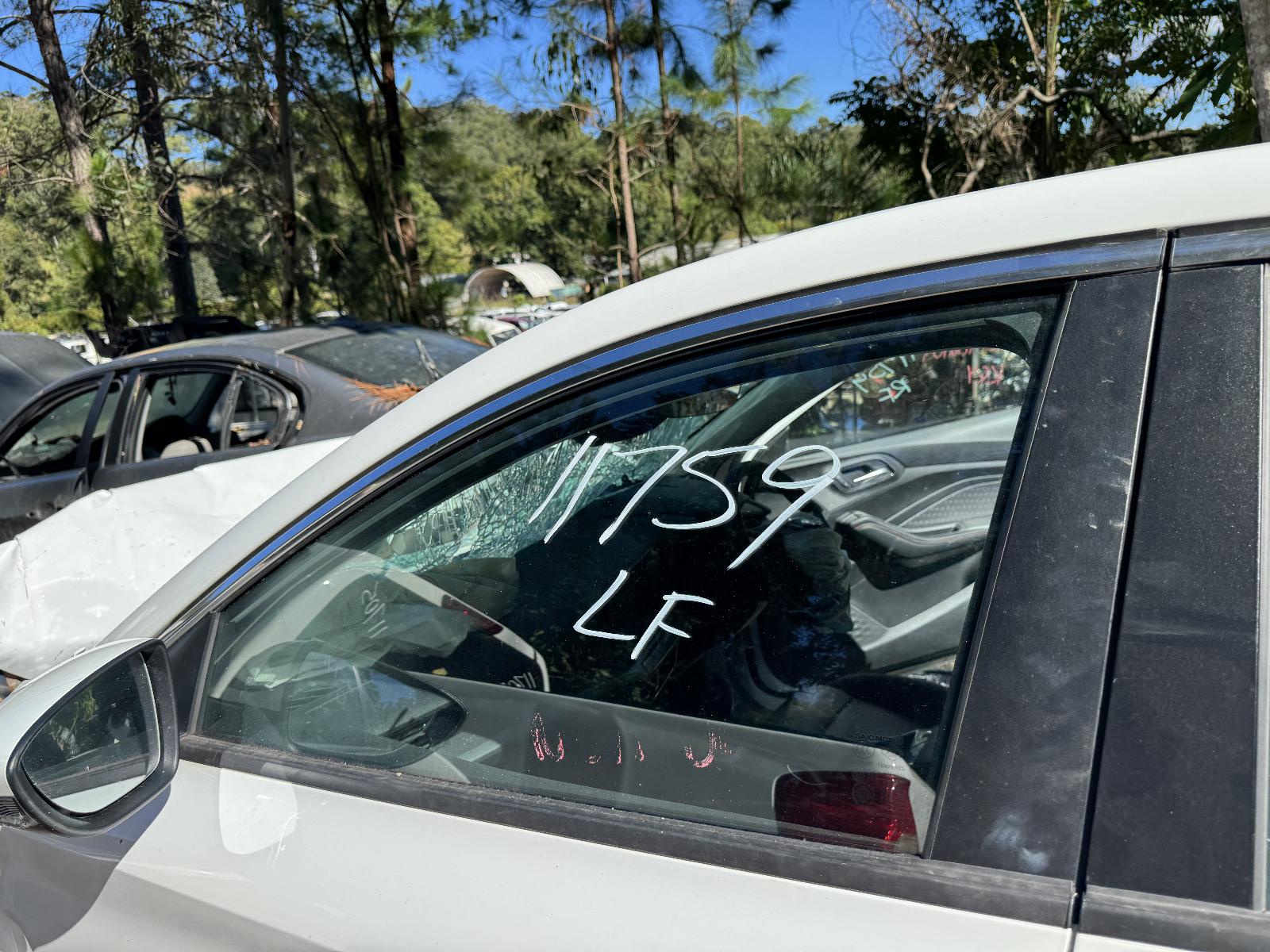 View MG MG5 2023 4 Door Sedan Breaking