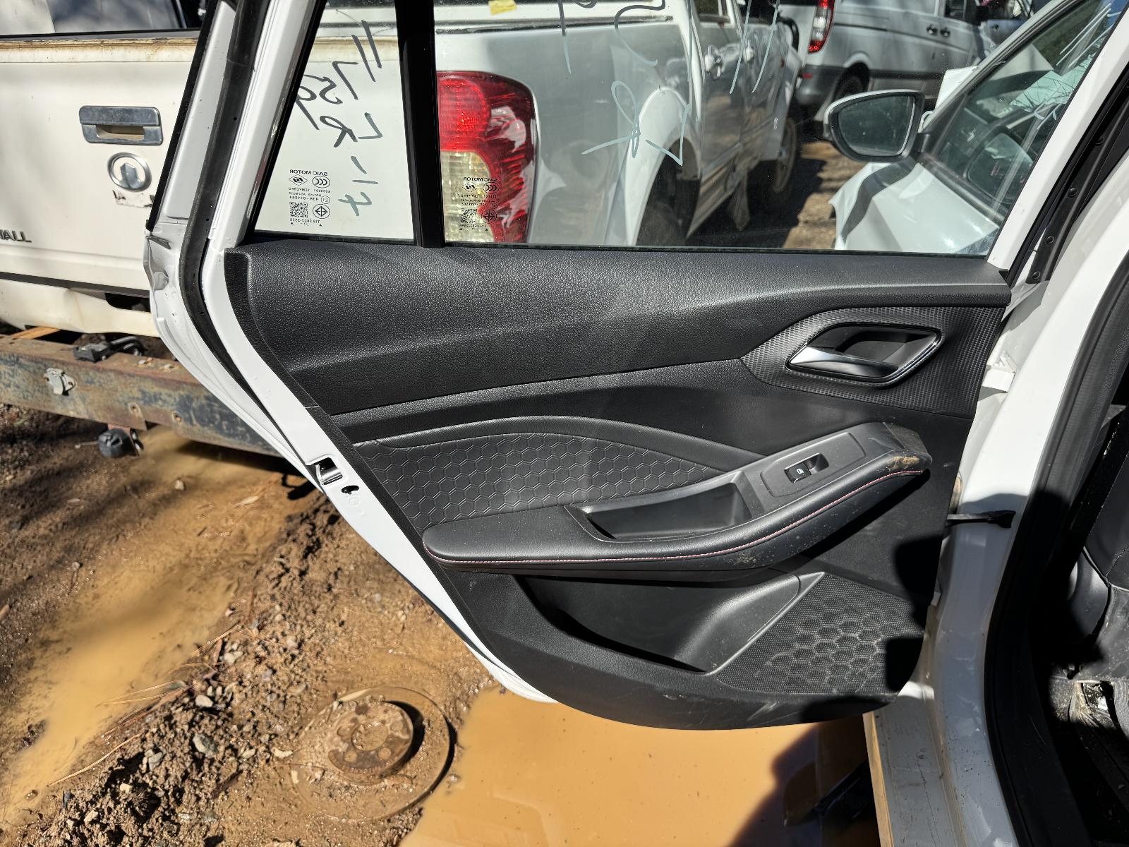View MG MG5 2023 4 Door Sedan Breaking