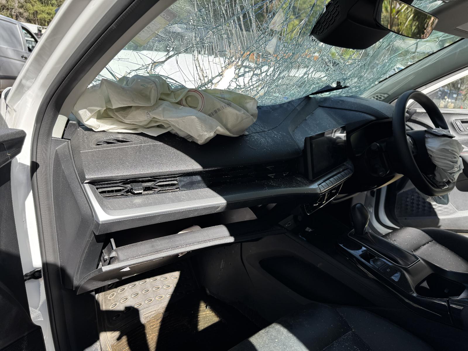 View MG MG5 2023 4 Door Sedan Breaking
