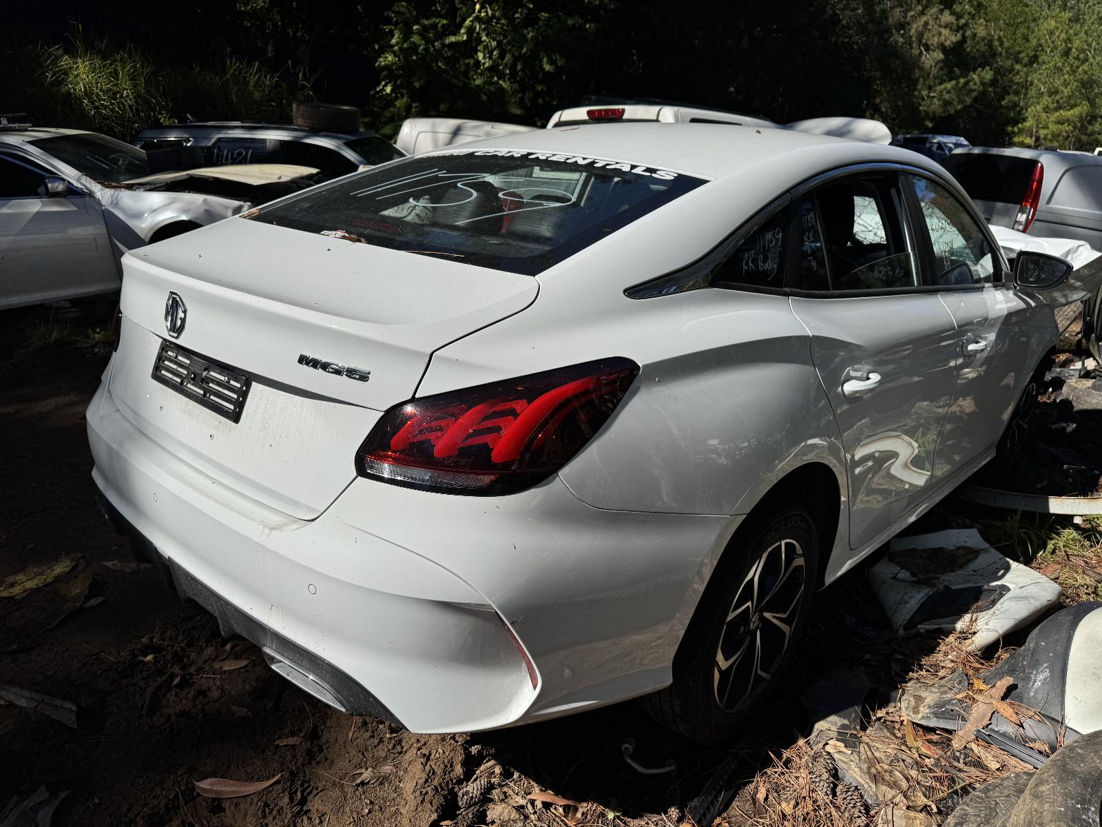 View MG MG5 2023 4 Door Sedan Breaking