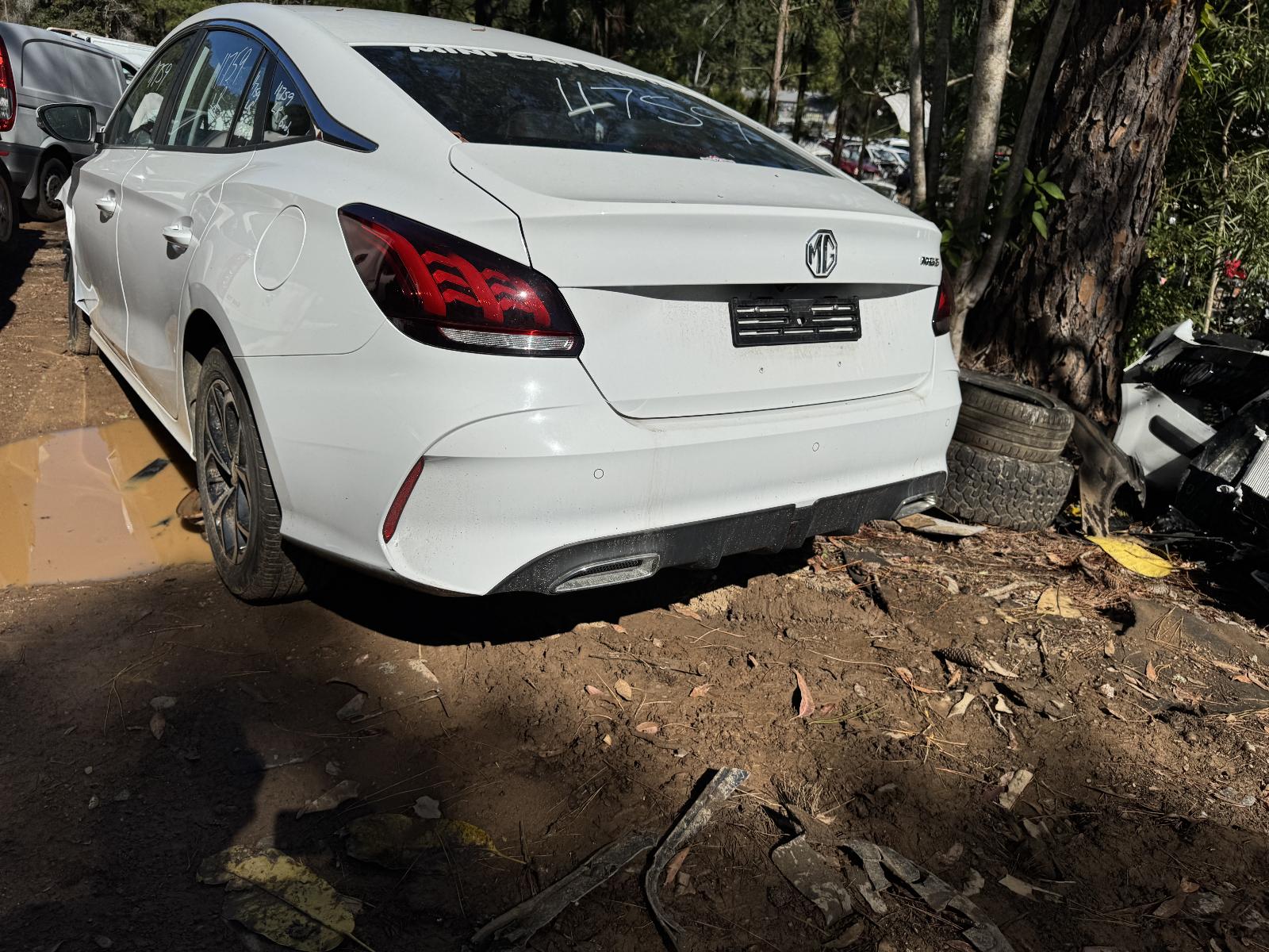 View MG MG5 2023 4 Door Sedan Breaking