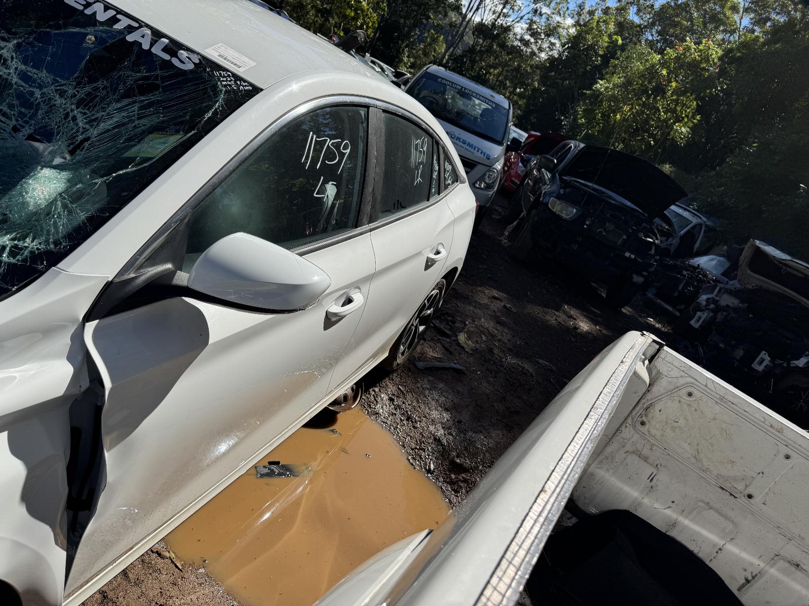 View MG MG5 2023 4 Door Sedan Breaking