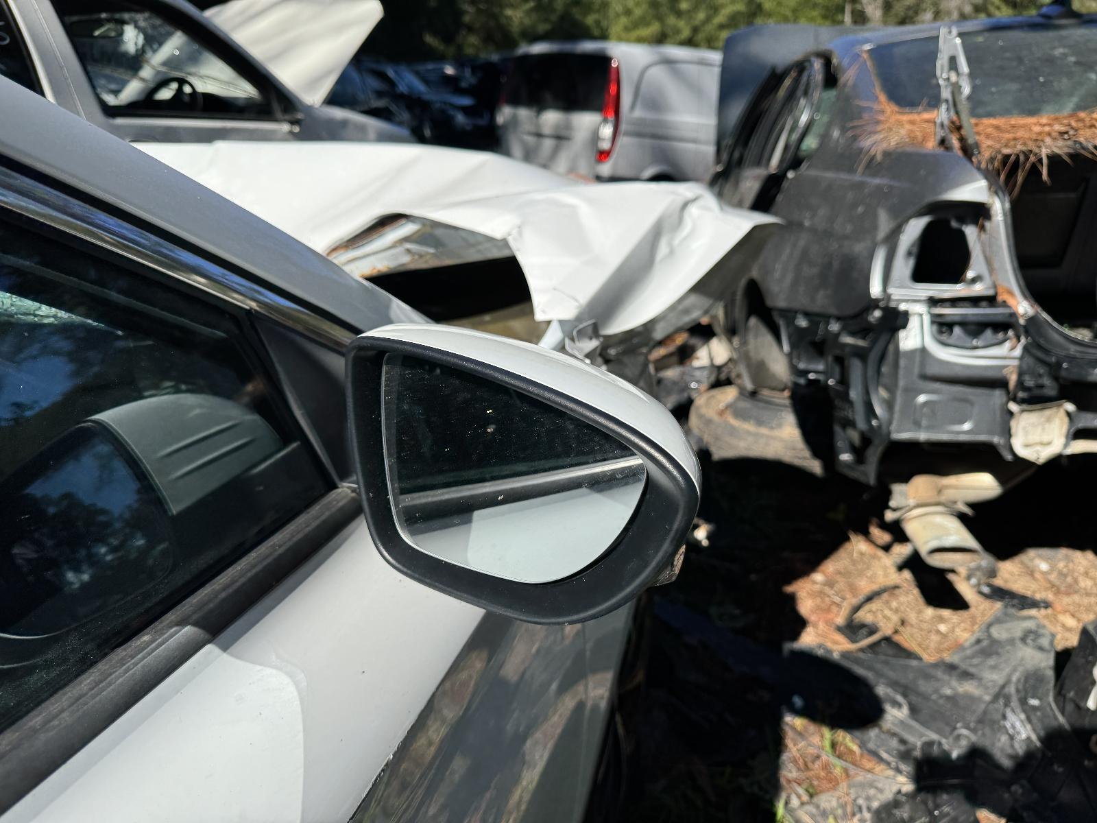 View MG MG5 2023 4 Door Sedan Breaking