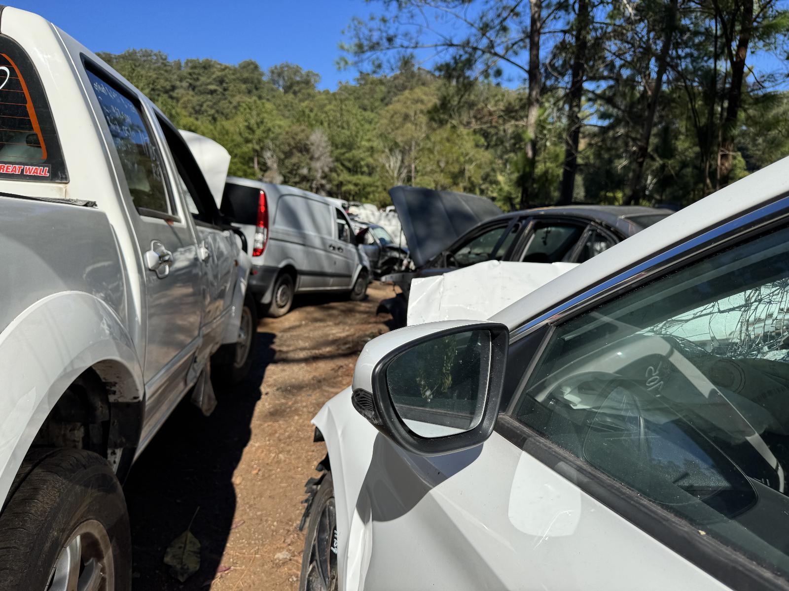 View MG MG5 2023 4 Door Sedan Breaking