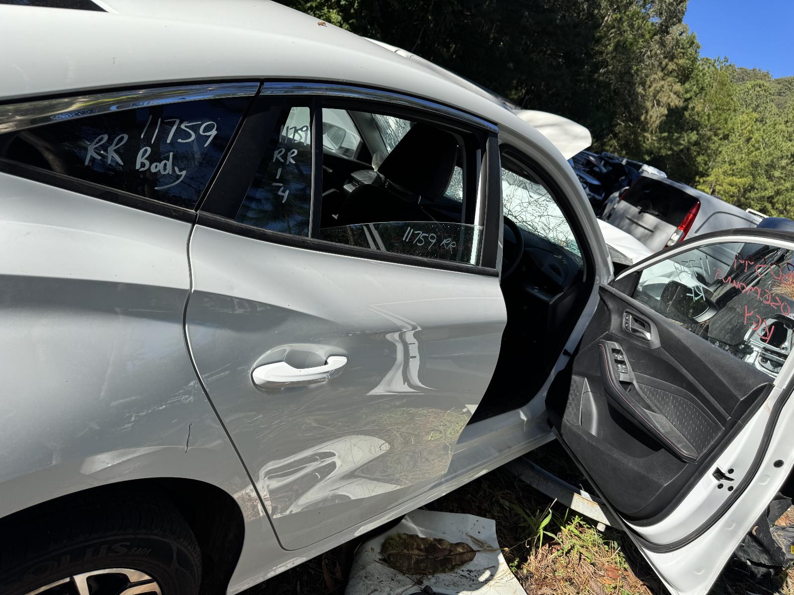 View MG MG5 2023 4 Door Sedan Breaking