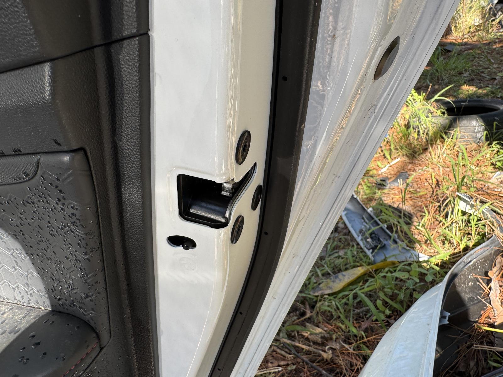 View MG MG5 2023 4 Door Sedan Breaking