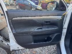 View MITSUBISHI OUTLANDER 2012 5 Door Station Wagon Breaking