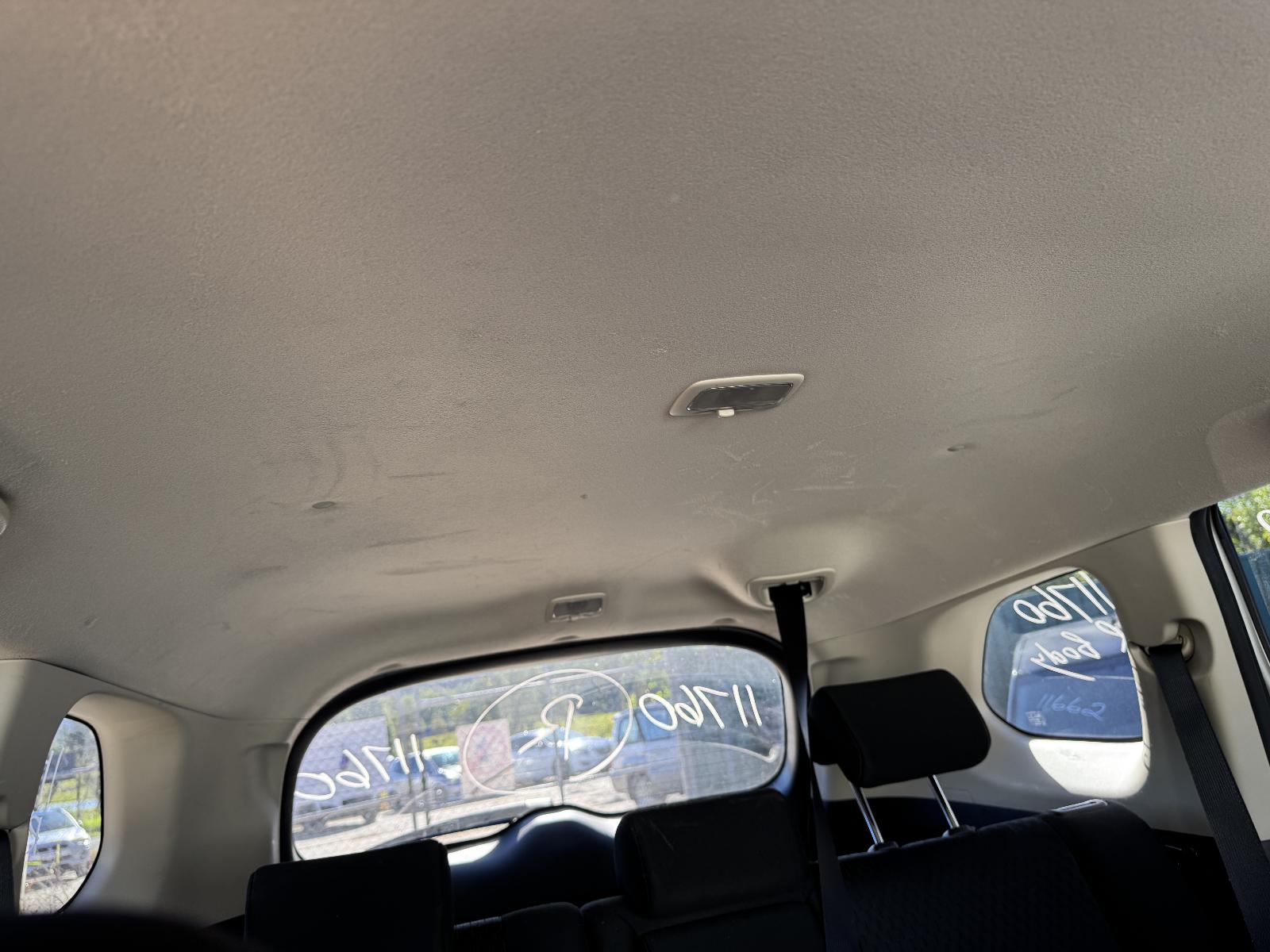 View MITSUBISHI OUTLANDER 2012 5 Door Station Wagon Breaking