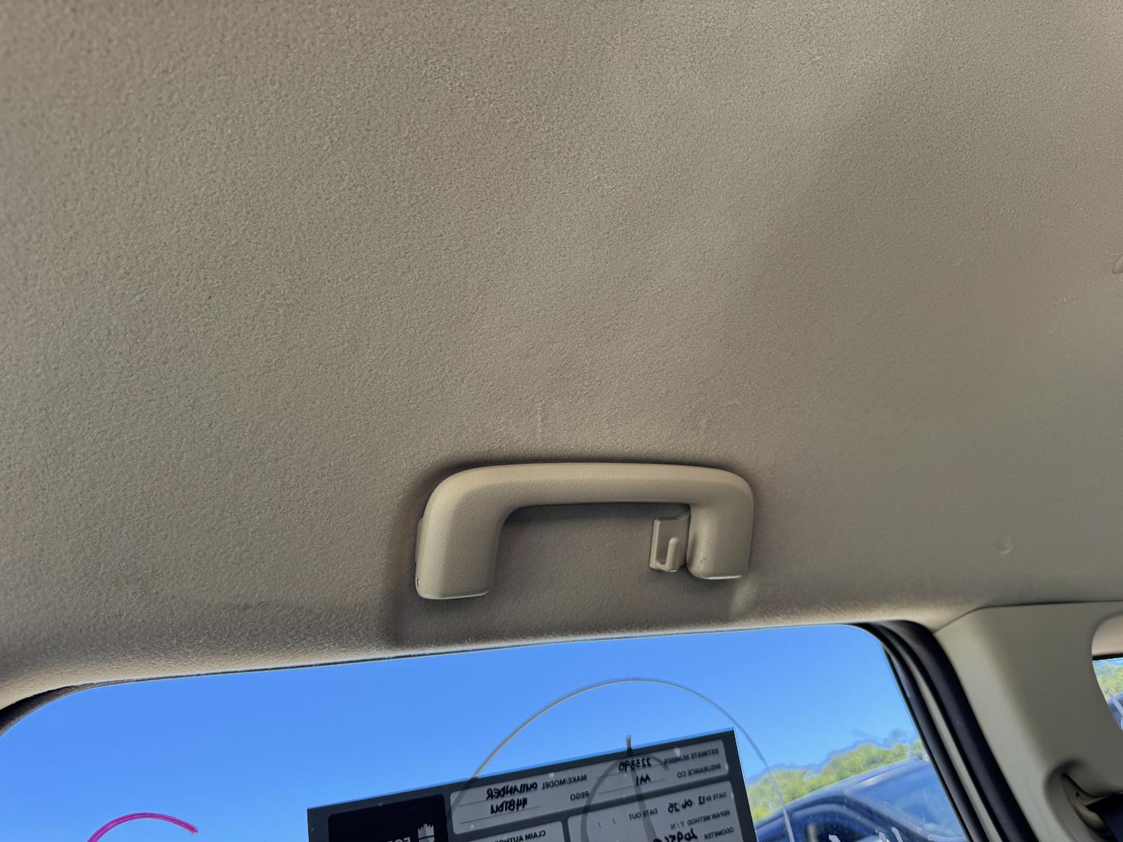 View MITSUBISHI OUTLANDER 2012 5 Door Station Wagon Breaking