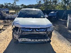 View MITSUBISHI OUTLANDER 2012 5 Door Station Wagon Breaking