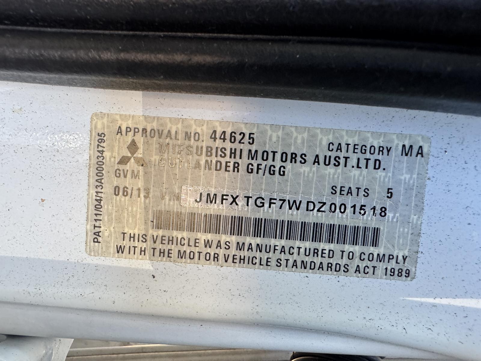 View MITSUBISHI OUTLANDER 2012 5 Door Station Wagon Breaking