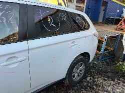 View MITSUBISHI OUTLANDER 2012 5 Door Station Wagon Breaking
