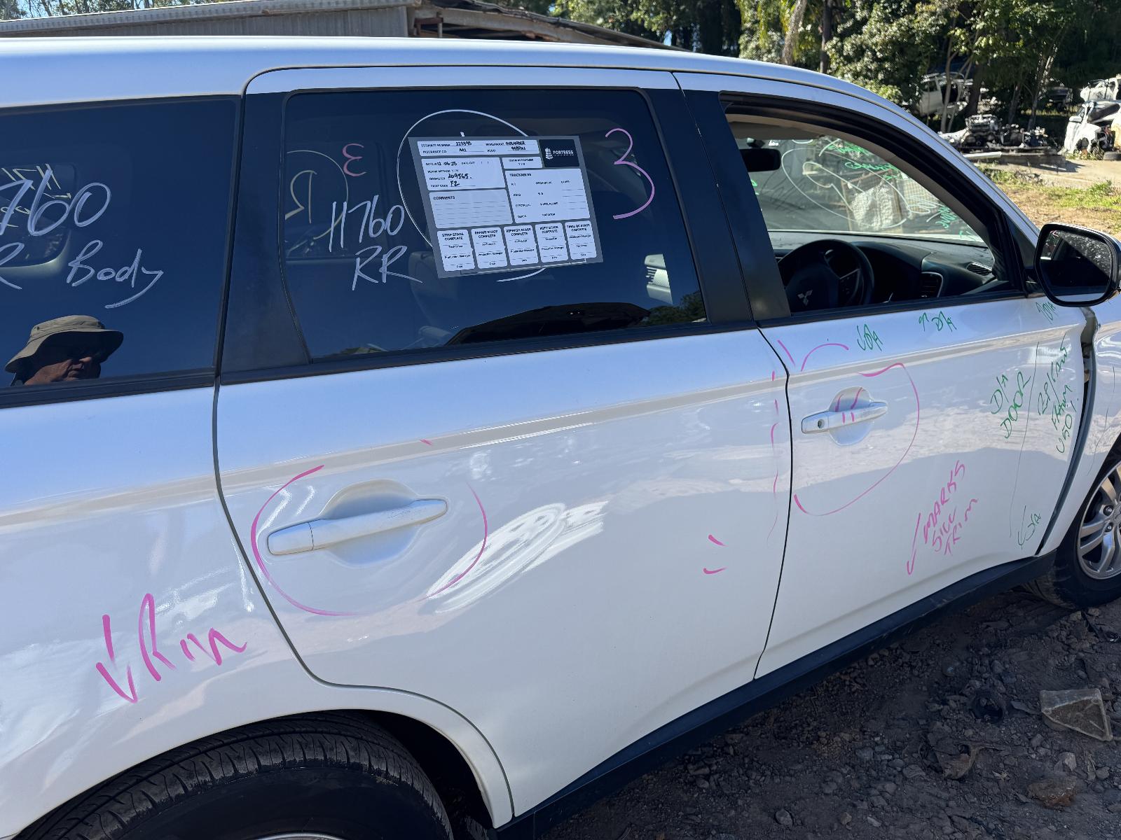 View MITSUBISHI OUTLANDER 2012 5 Door Station Wagon Breaking