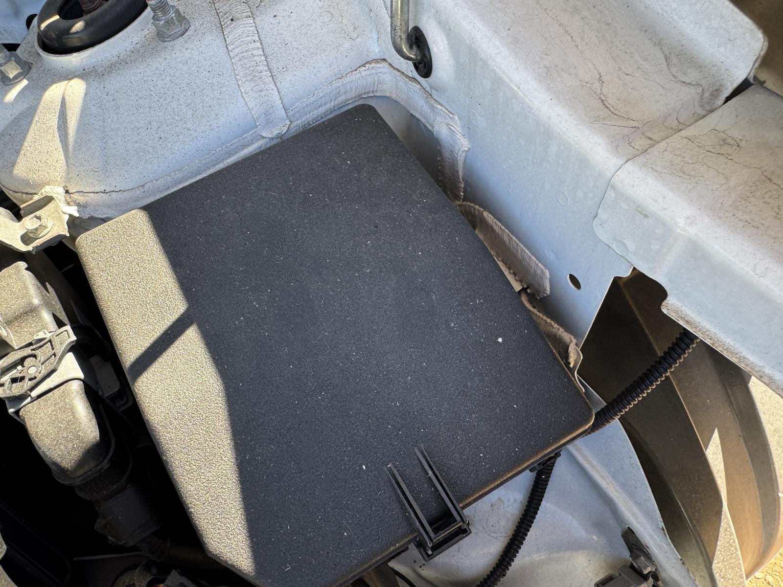 View MITSUBISHI OUTLANDER 2012 5 Door Station Wagon Breaking