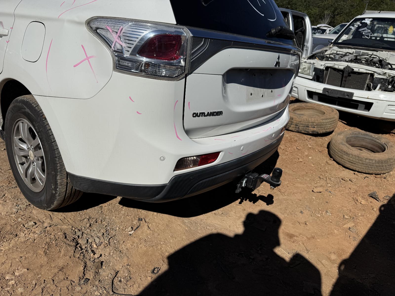 View MITSUBISHI OUTLANDER 2012 5 Door Station Wagon Breaking