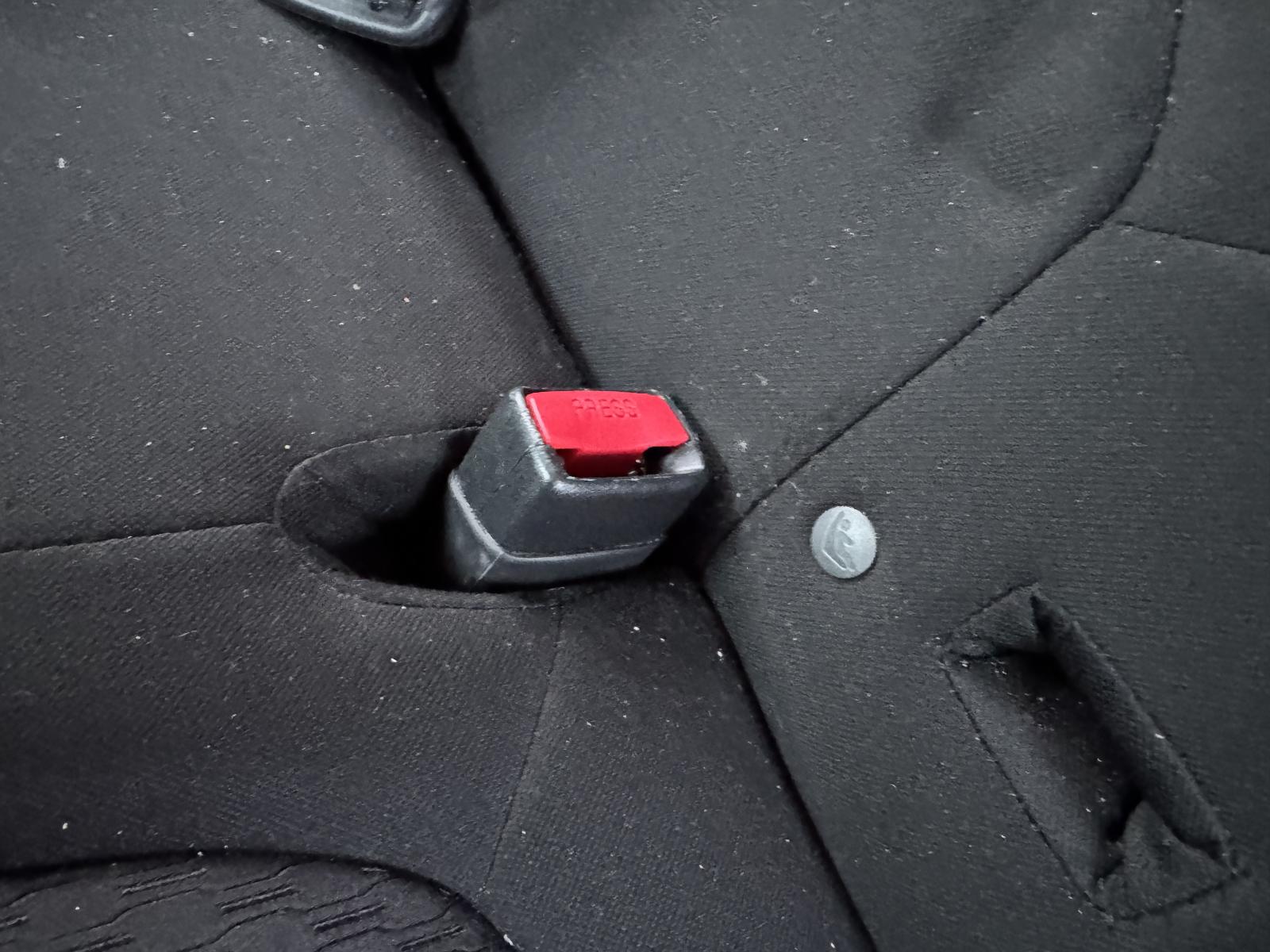 View MITSUBISHI OUTLANDER 2012 5 Door Station Wagon Breaking