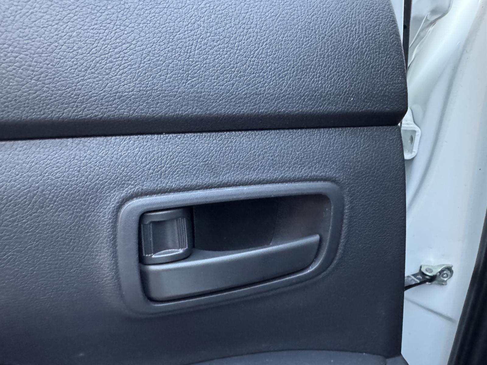View MITSUBISHI OUTLANDER 2012 5 Door Station Wagon Breaking