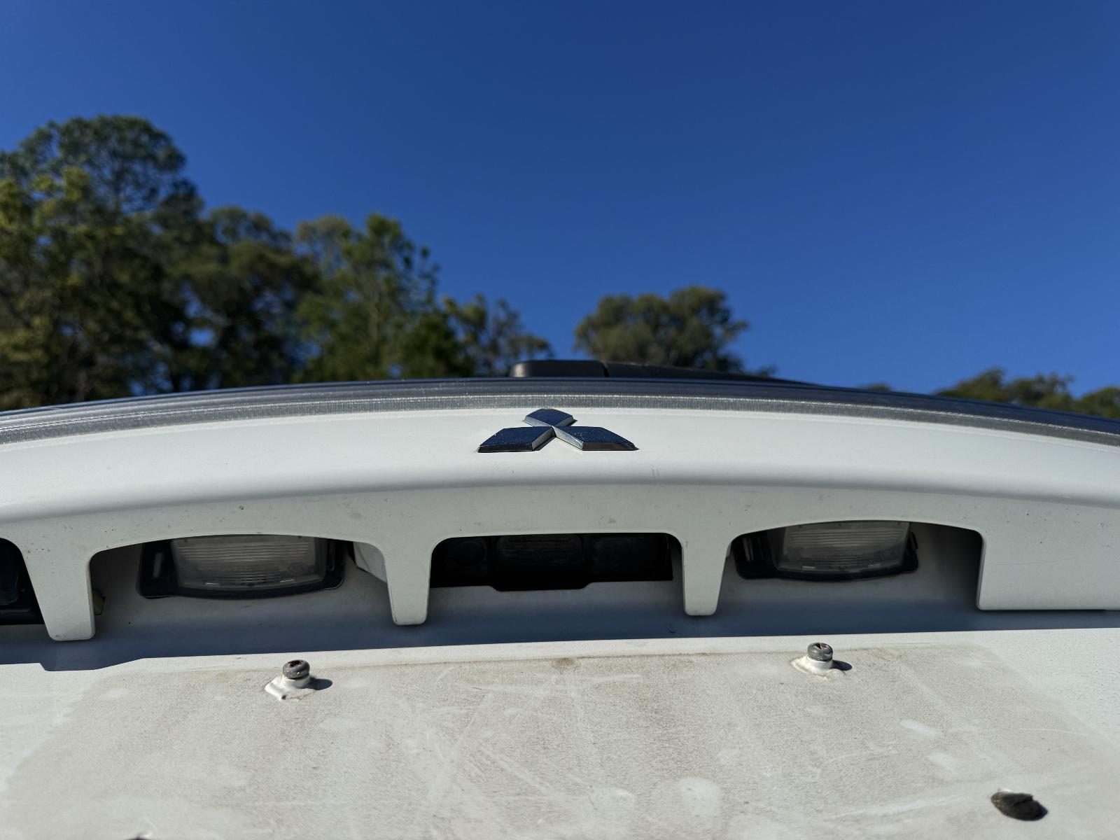 View MITSUBISHI OUTLANDER 2012 5 Door Station Wagon Breaking