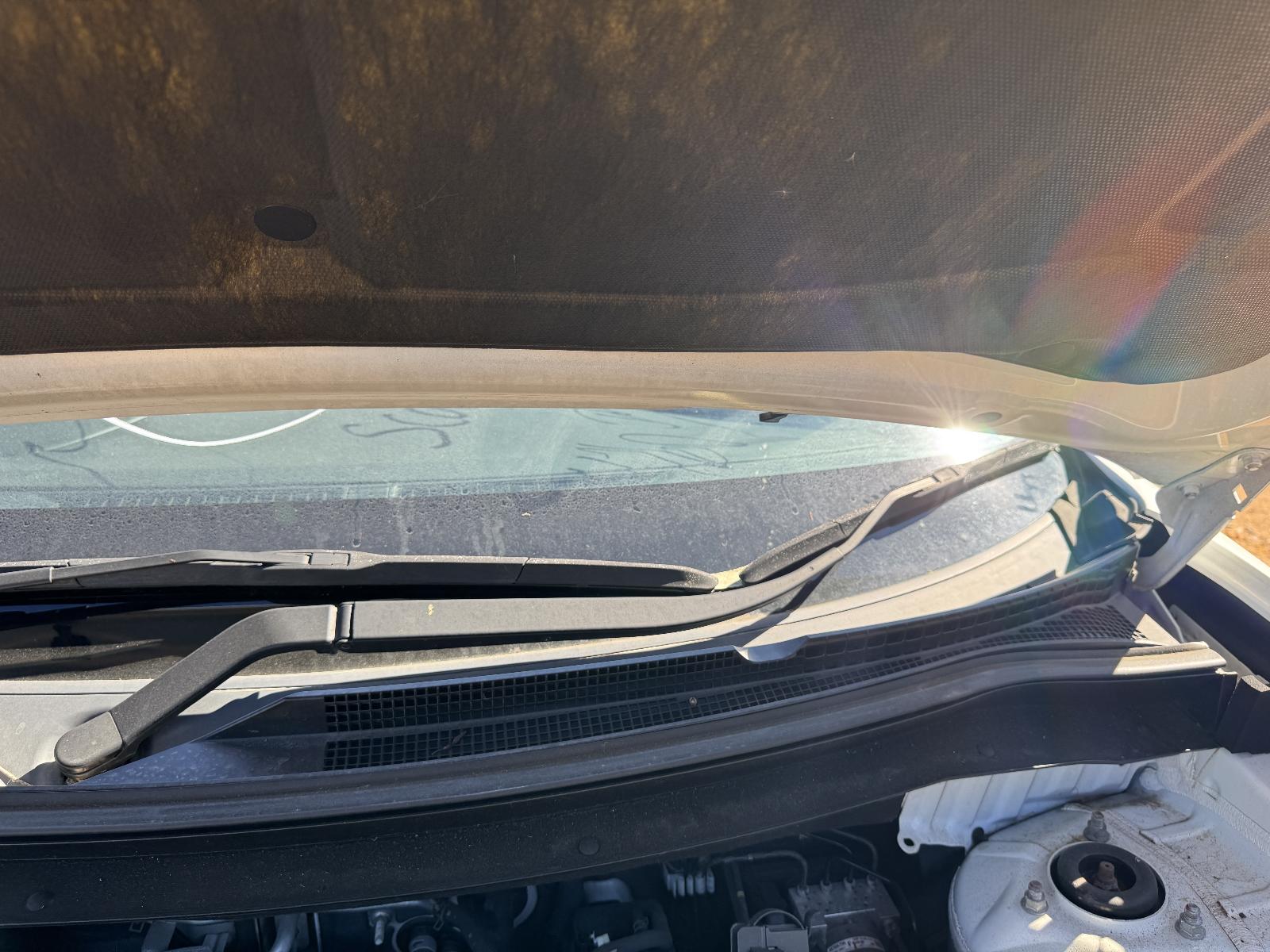 View MITSUBISHI OUTLANDER 2012 5 Door Station Wagon Breaking