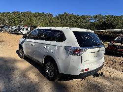 View MITSUBISHI OUTLANDER 2012 5 Door Station Wagon Breaking