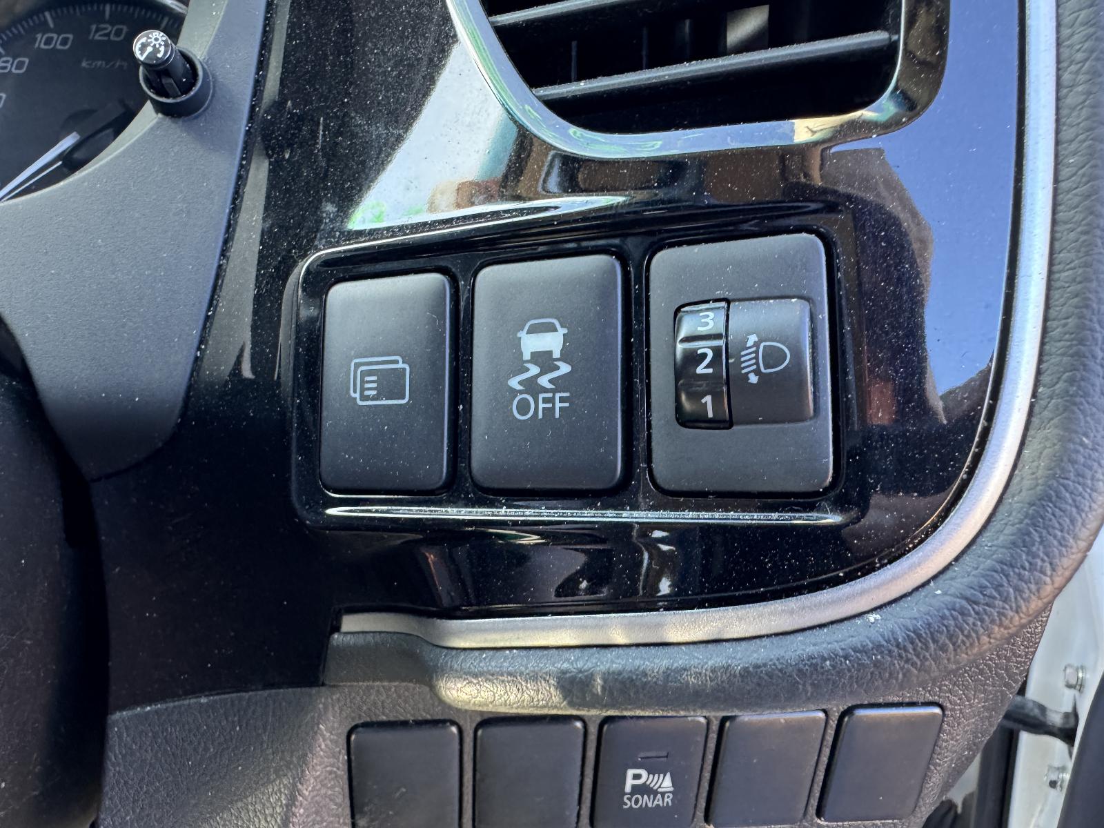View MITSUBISHI OUTLANDER 2012 5 Door Station Wagon Breaking