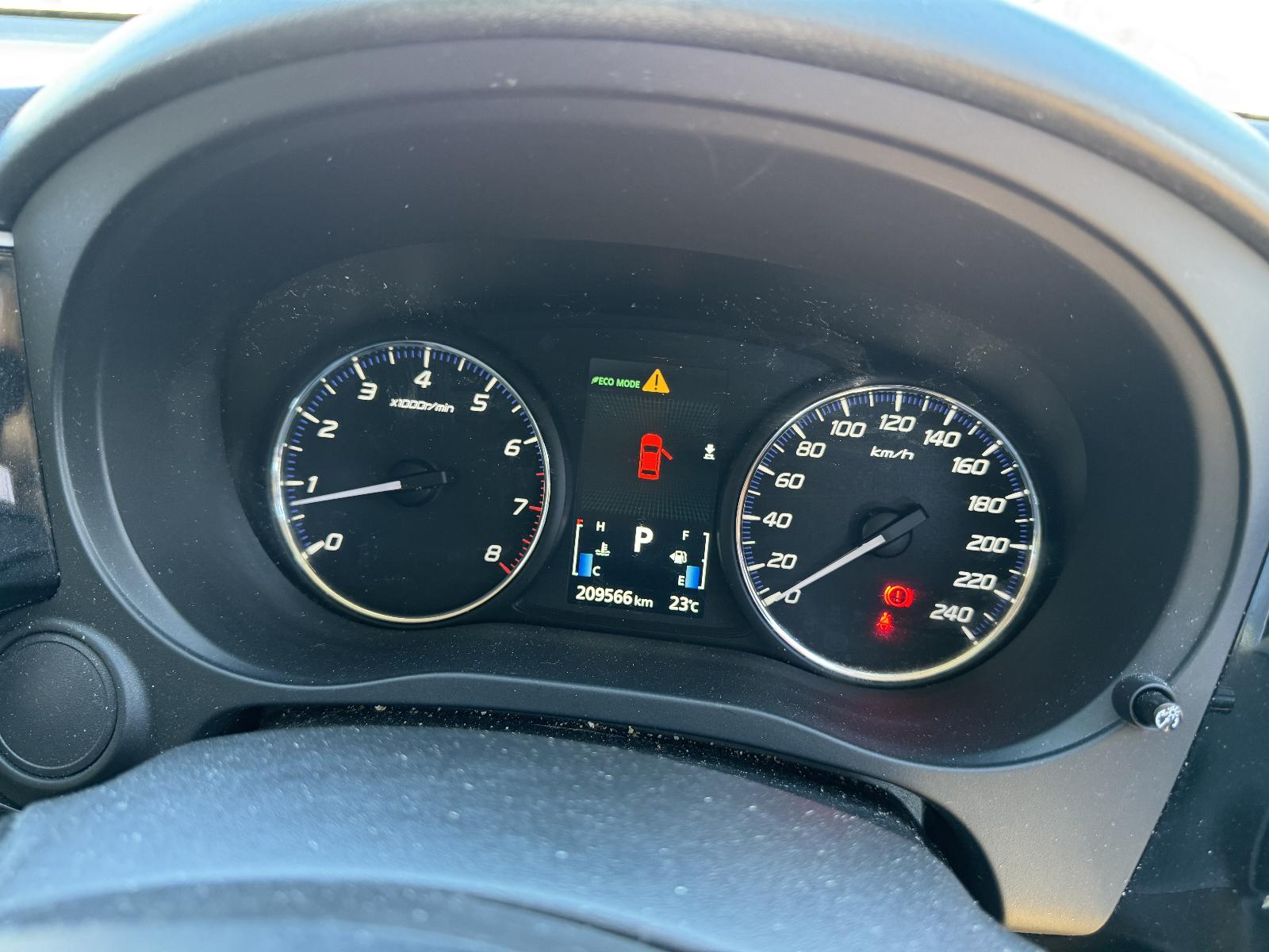 View MITSUBISHI OUTLANDER 2012 5 Door Station Wagon Breaking