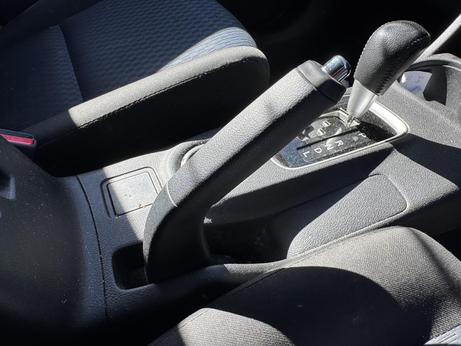 View MITSUBISHI OUTLANDER 2012 5 Door Station Wagon Breaking