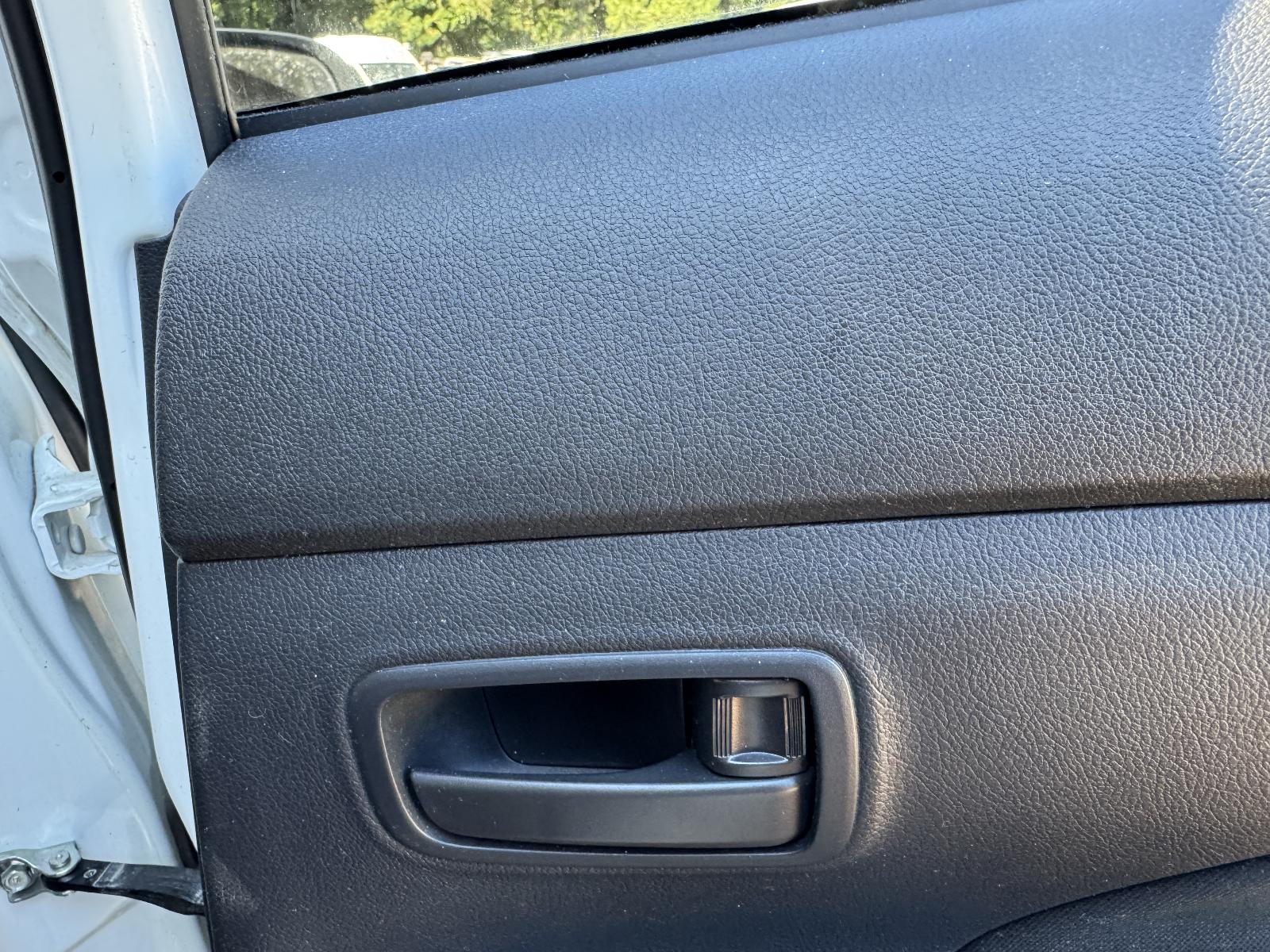 View MITSUBISHI OUTLANDER 2012 5 Door Station Wagon Breaking