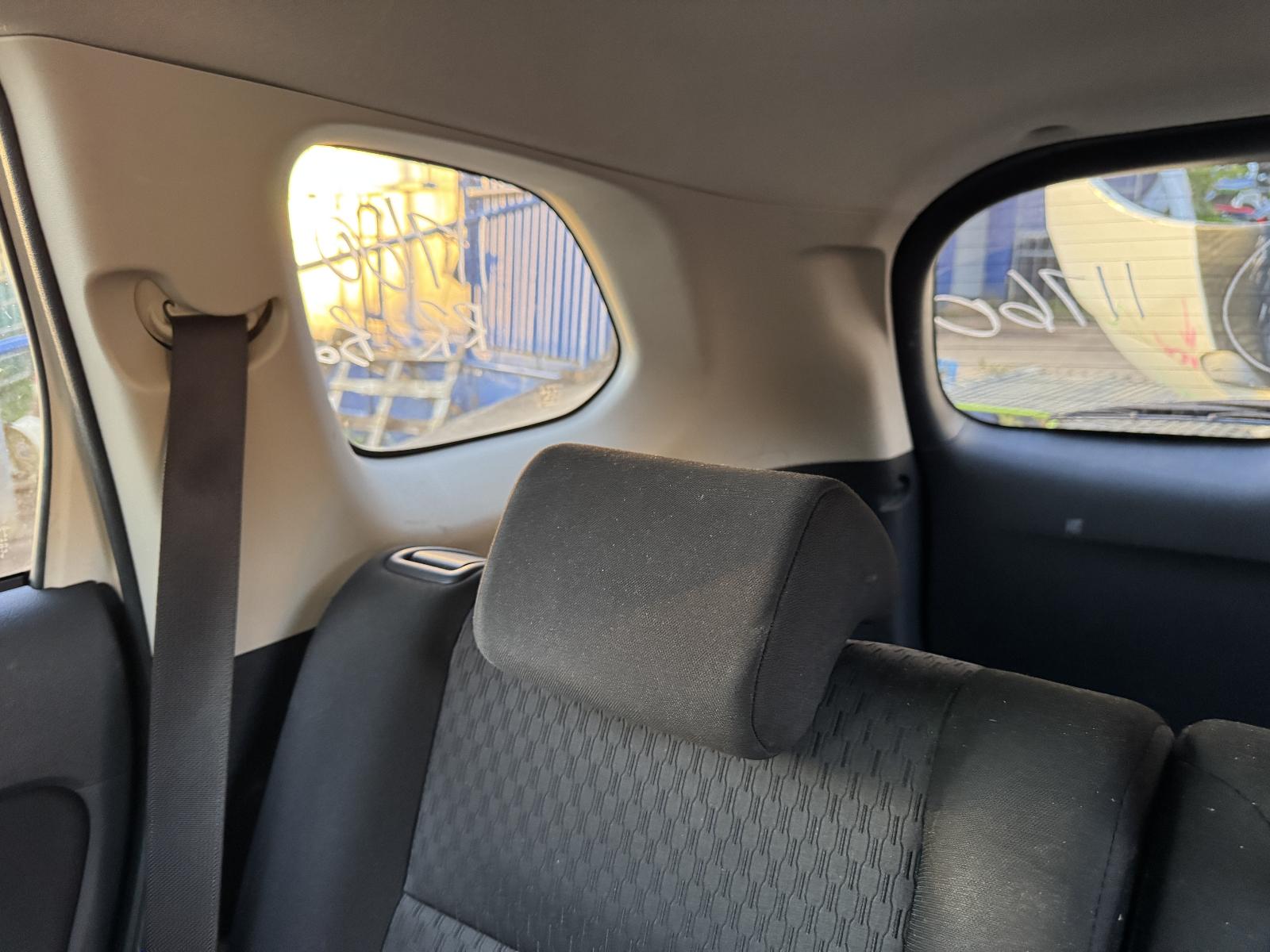 View MITSUBISHI OUTLANDER 2012 5 Door Station Wagon Breaking
