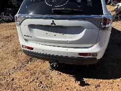 View MITSUBISHI OUTLANDER 2012 5 Door Station Wagon Breaking