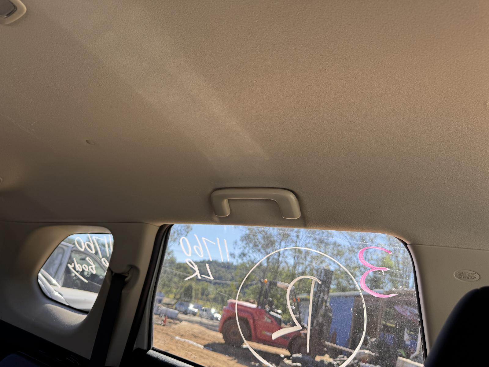 View MITSUBISHI OUTLANDER 2012 5 Door Station Wagon Breaking