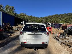 View MITSUBISHI OUTLANDER 2012 5 Door Station Wagon Breaking