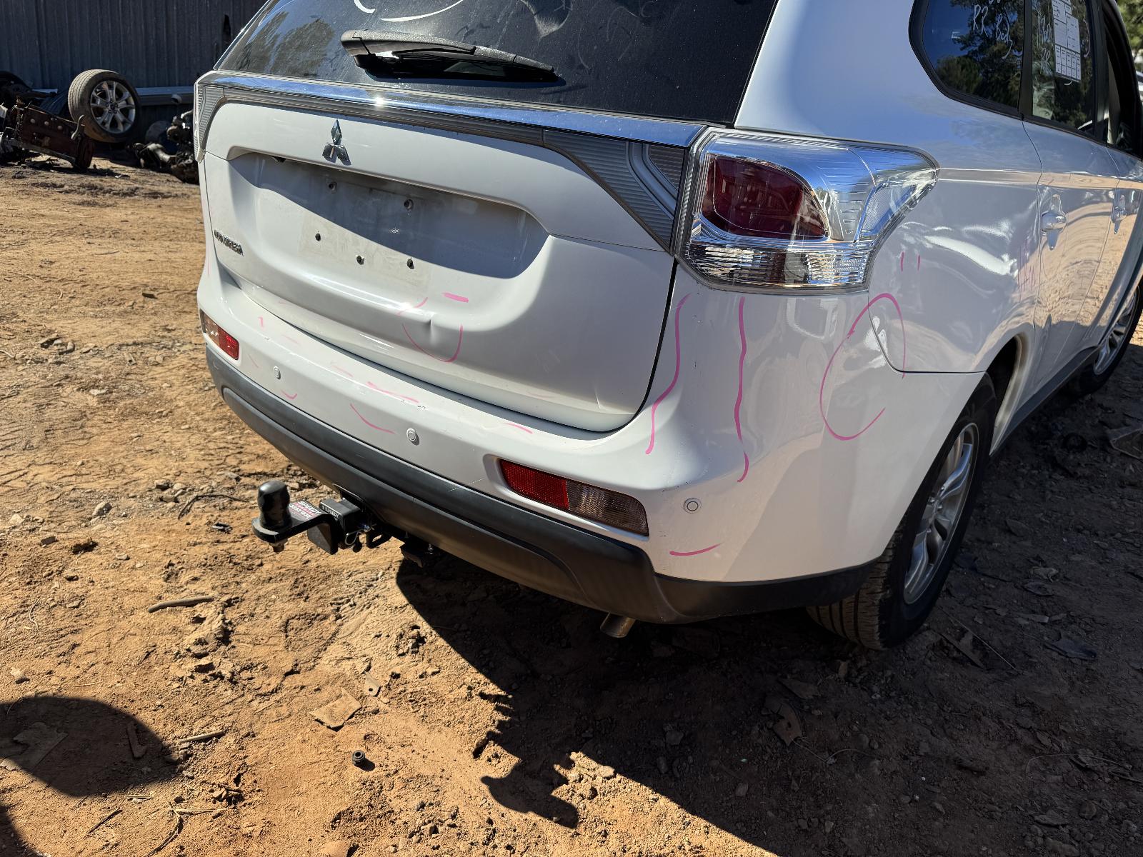 View MITSUBISHI OUTLANDER 2012 5 Door Station Wagon Breaking