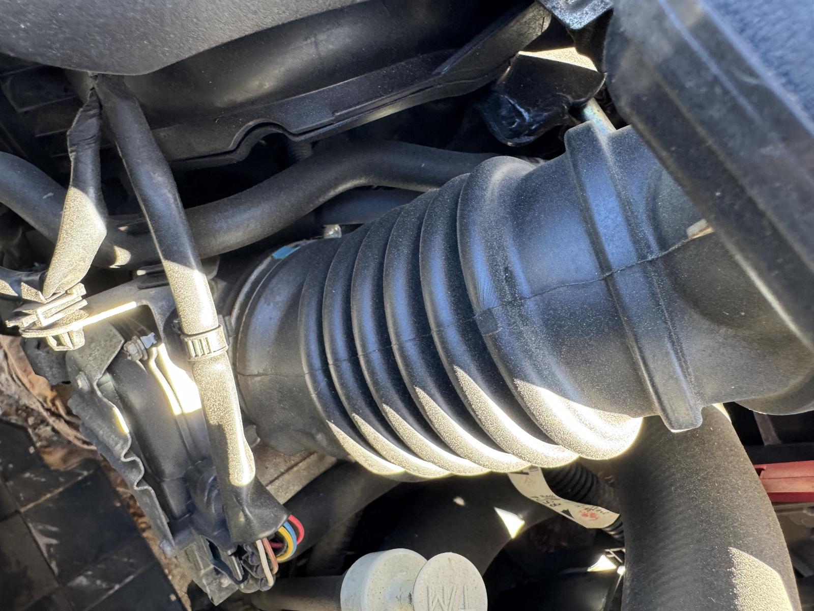 View MITSUBISHI OUTLANDER 2012 5 Door Station Wagon Breaking