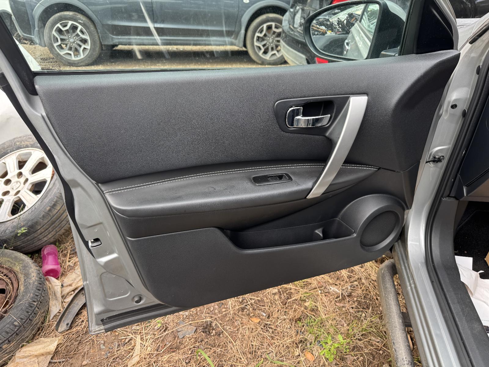 View NISSAN DUALIS 2011 5 Door Station Wagon Breaking