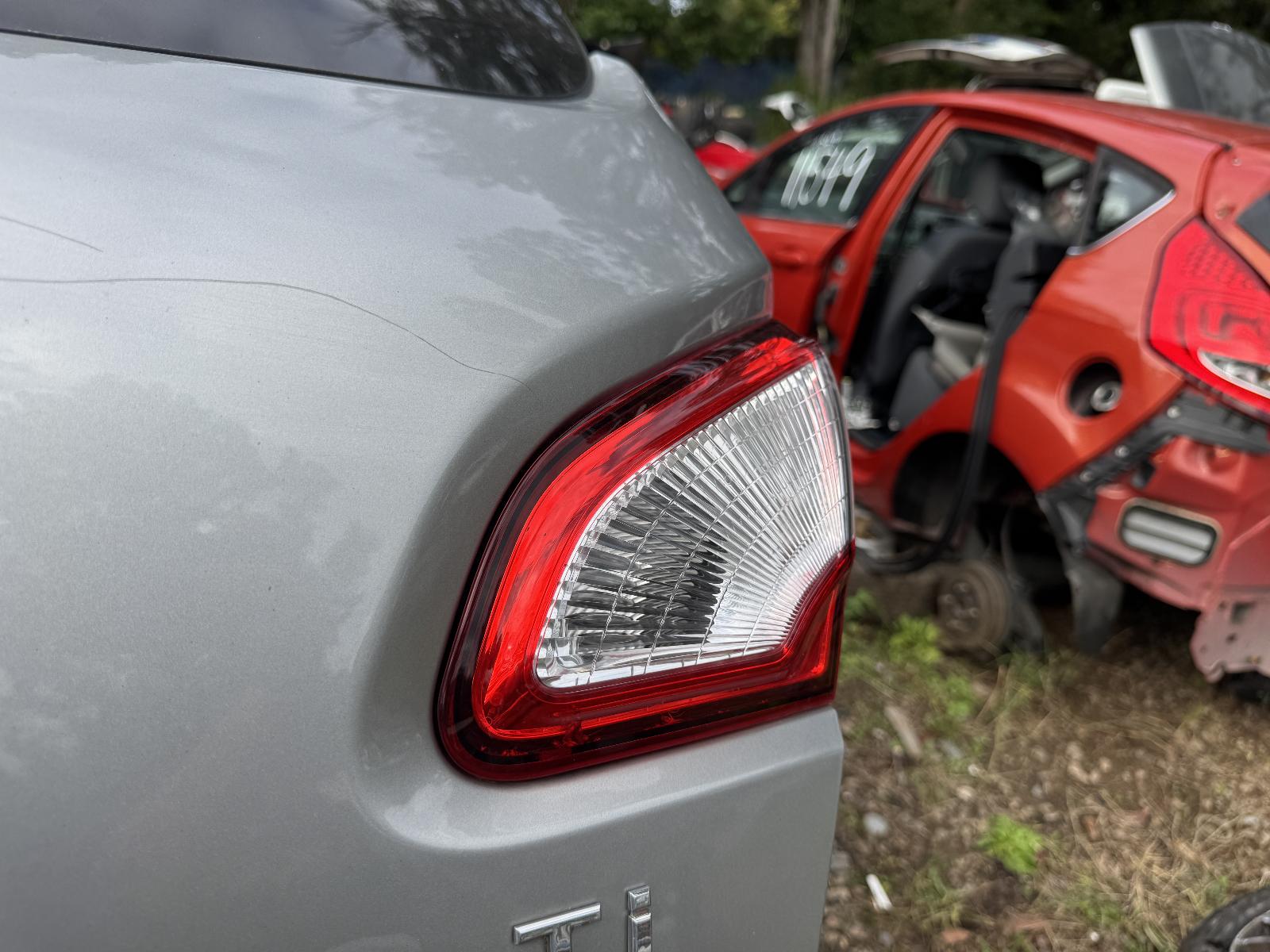View NISSAN DUALIS 2011 5 Door Station Wagon Breaking