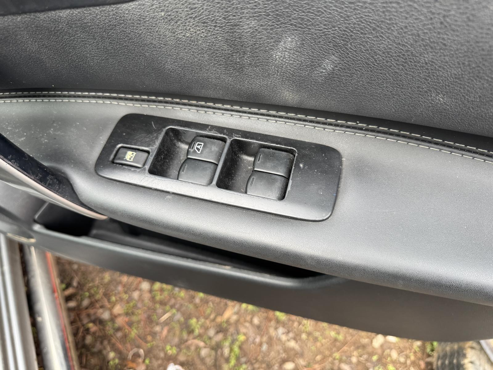 View NISSAN DUALIS 2011 5 Door Station Wagon Breaking