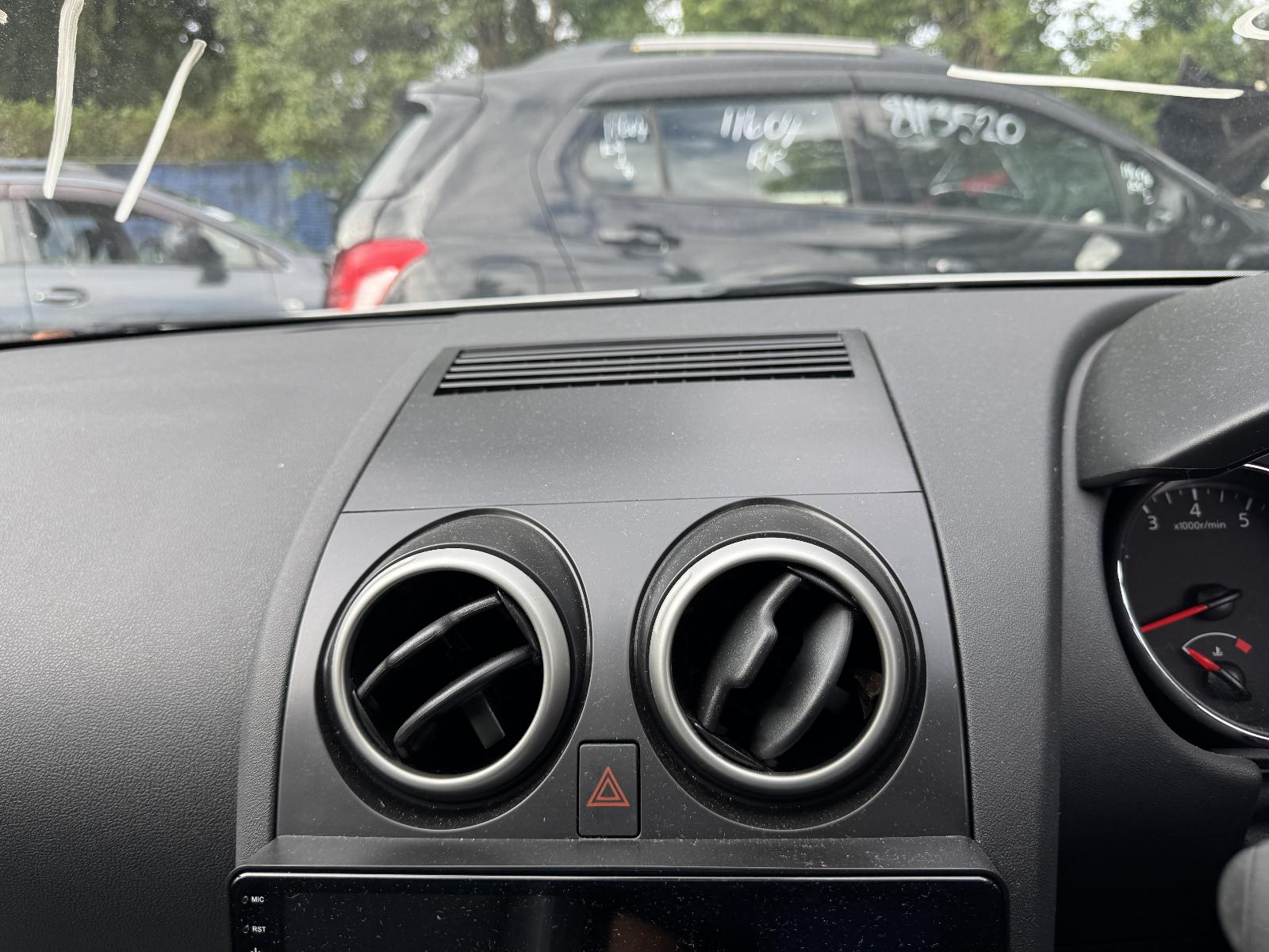 View NISSAN DUALIS 2011 5 Door Station Wagon Breaking