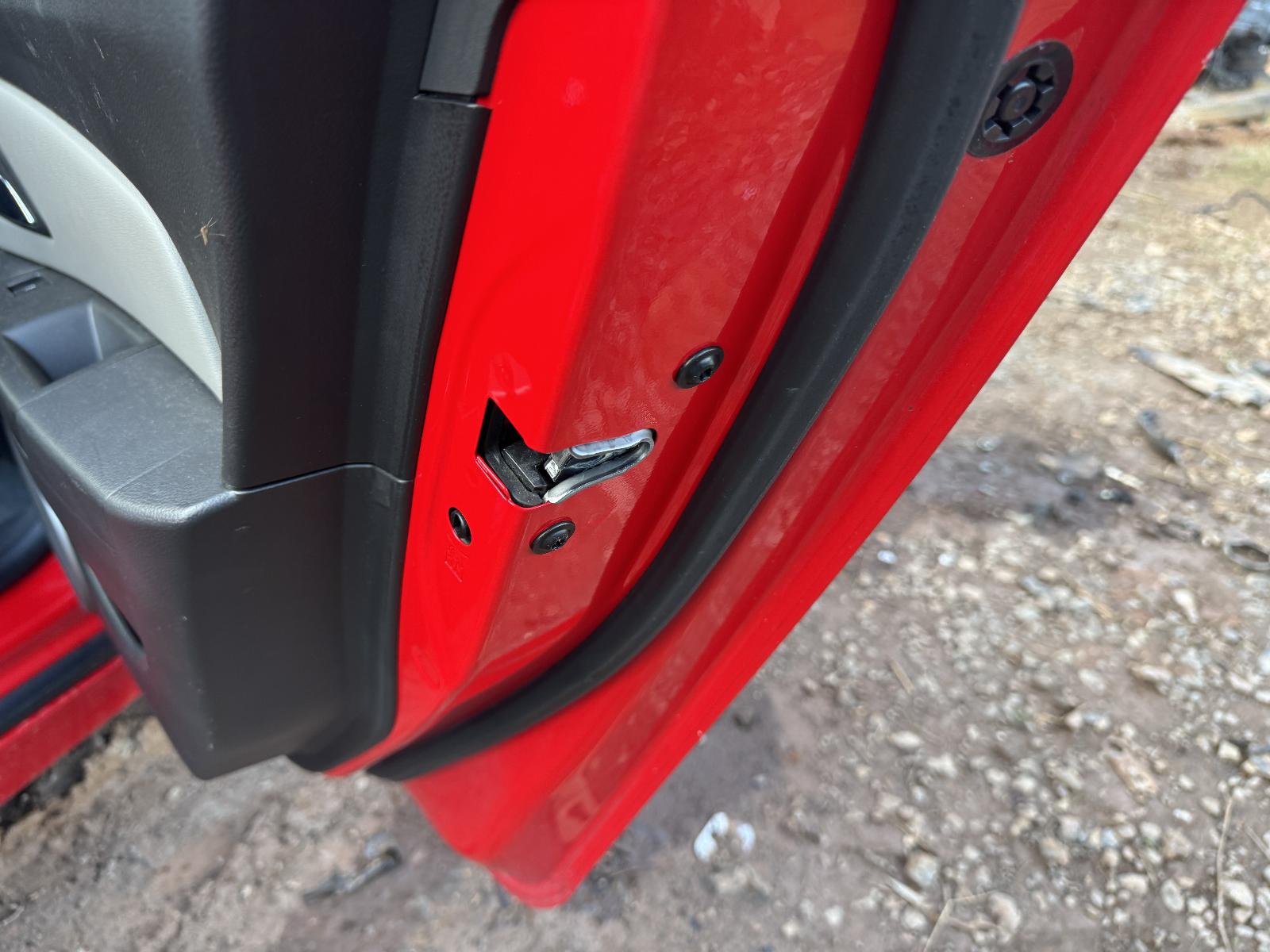 View HOLDEN CRUZE 2016 4 Door Sedan Breaking