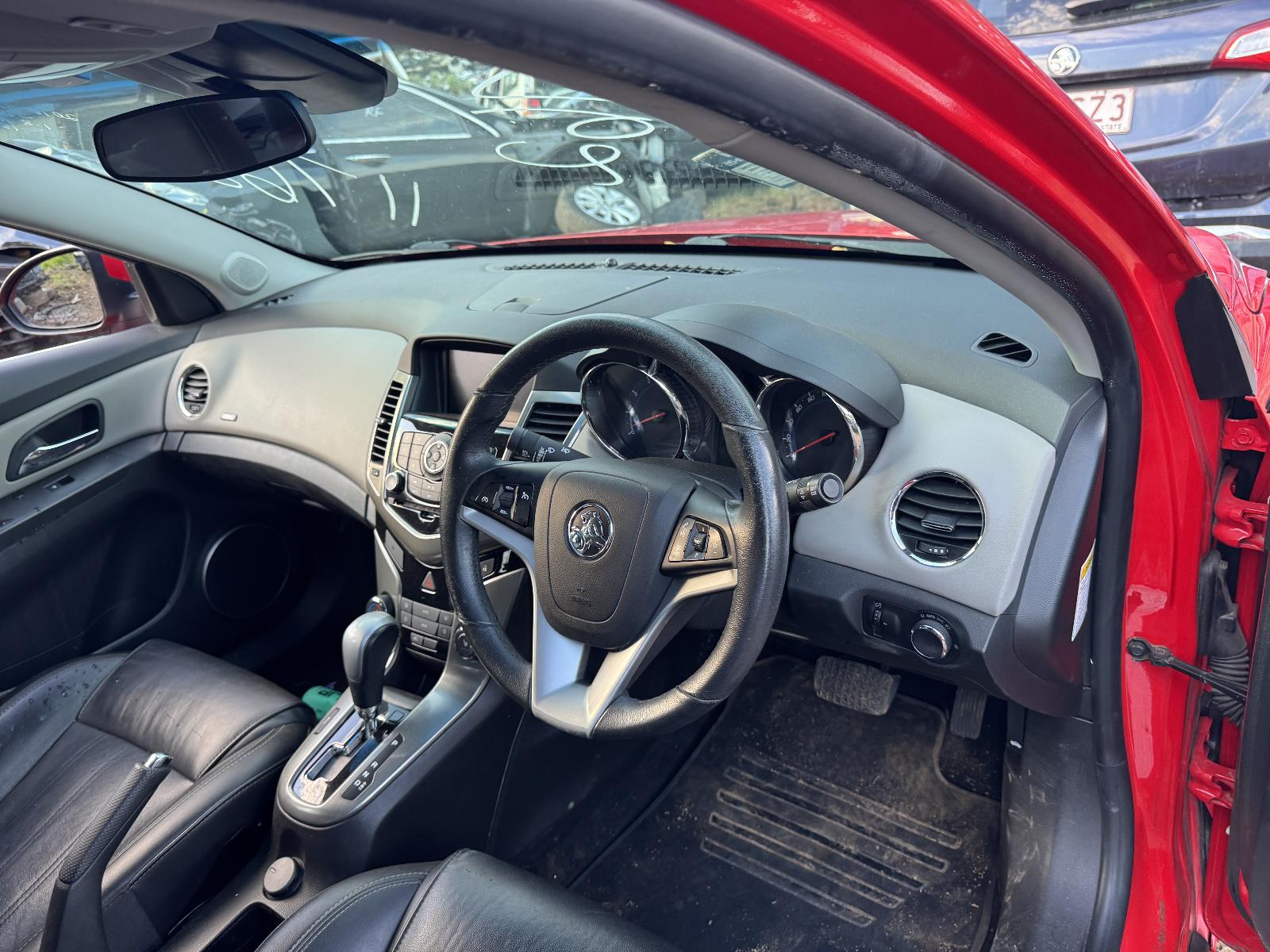 View HOLDEN CRUZE 2016 4 Door Sedan Breaking